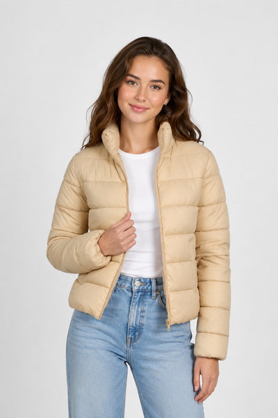 Chamarra puffer corta con cuello alto