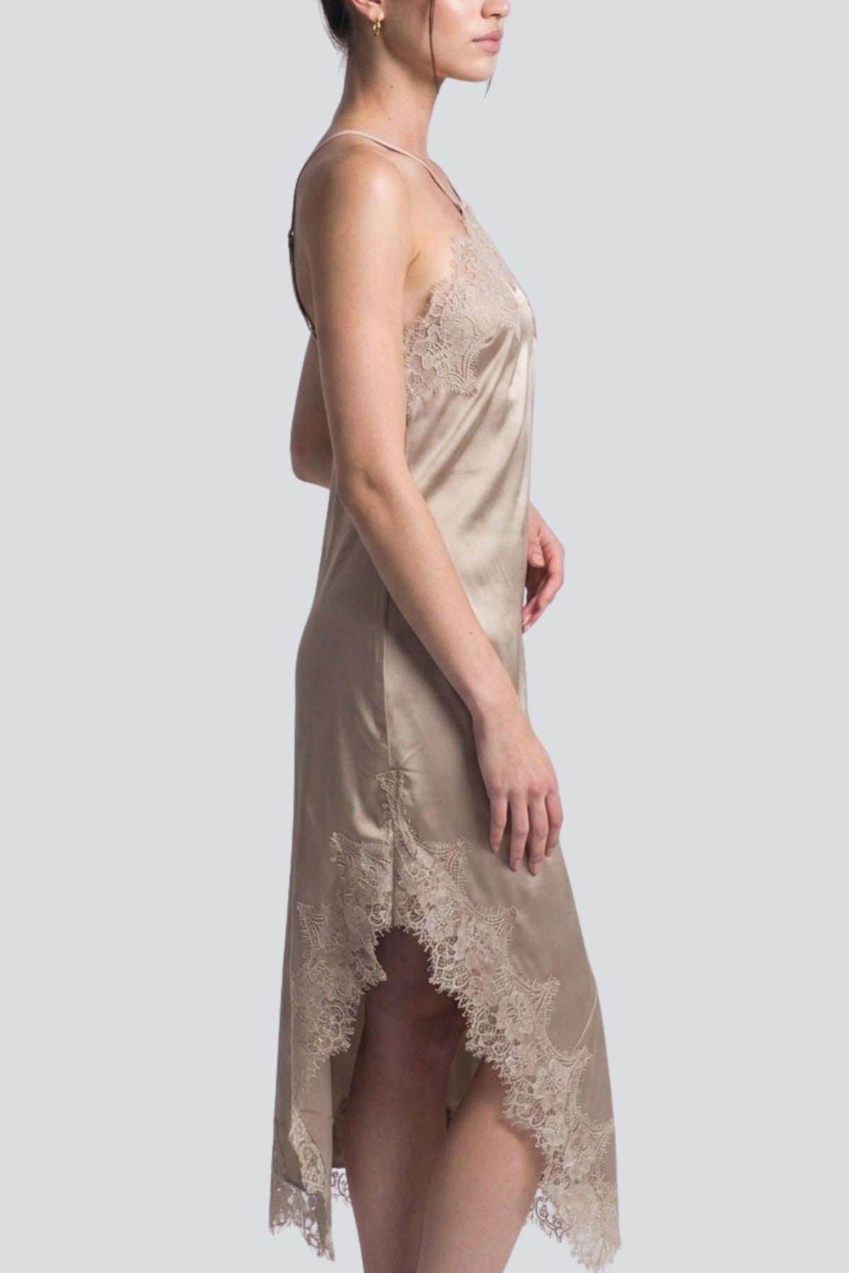 Vestido midi halter satinado con encaje — 40002DN
