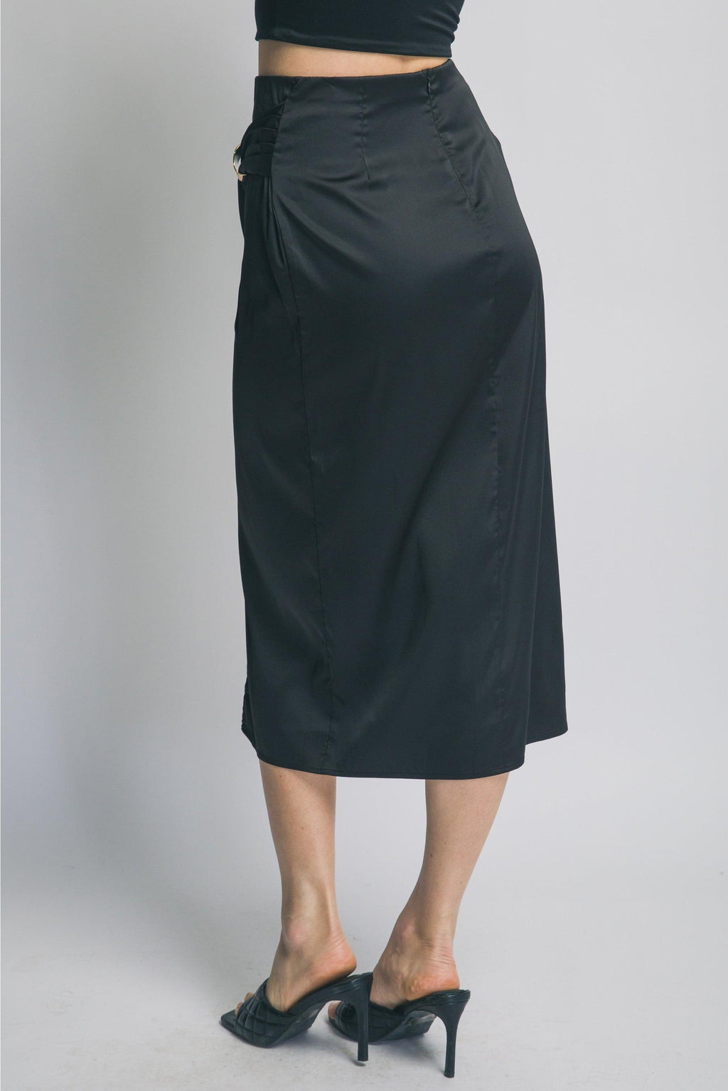 Falda midi satinada cruzada con argolla — 7350SN