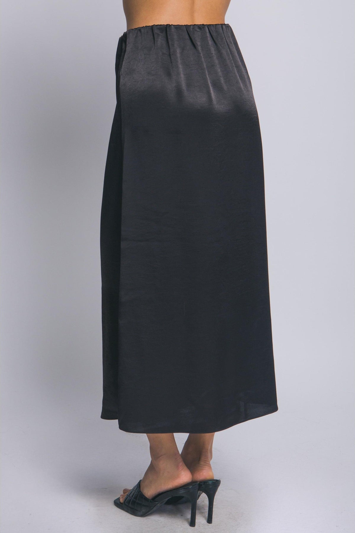 Falda midi satinada con cintura elástica — 7351SN