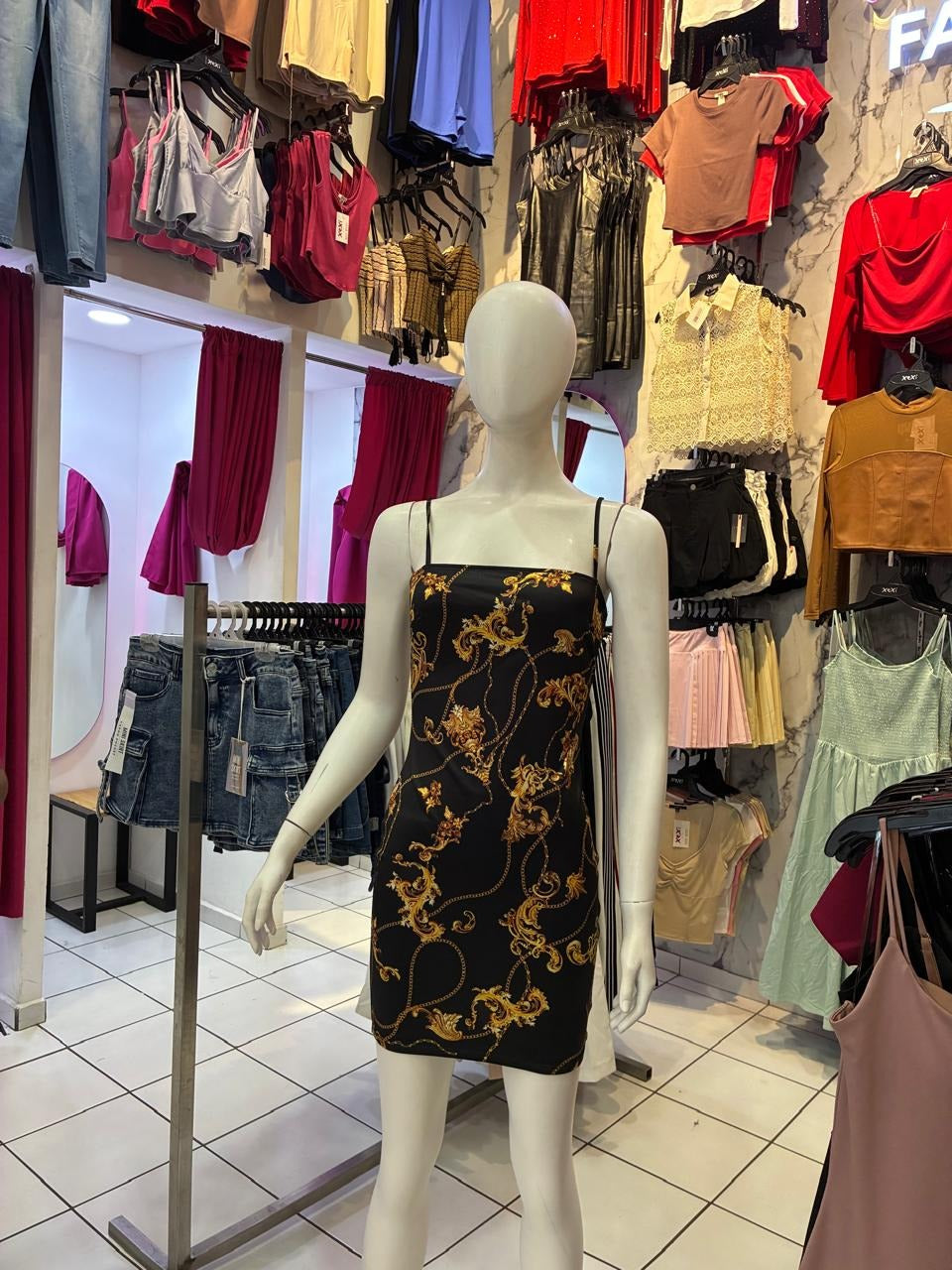 Vestido satinado con estampado barroco — D4231