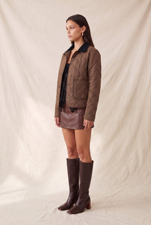 Chaqueta acolchada con cuello de pana (tejido plano) — IJ99751
