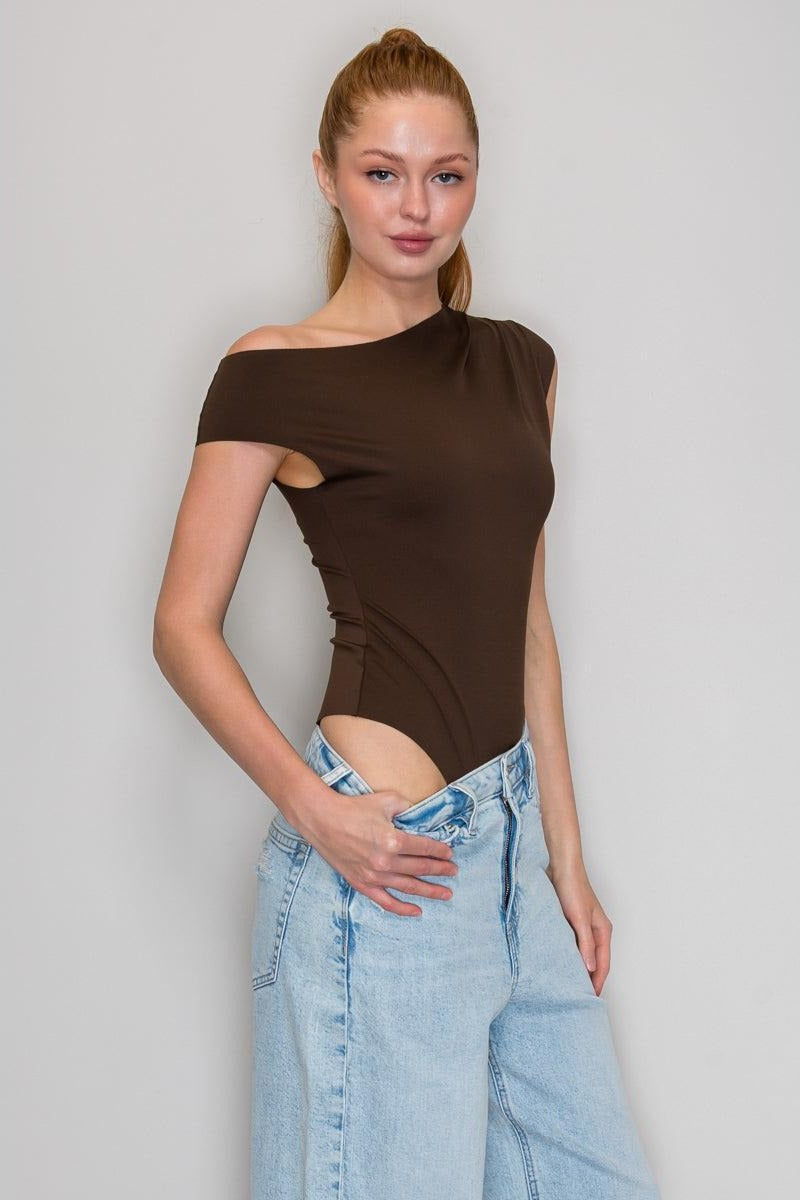 Body de punto con escote asimétrico — IT93251
