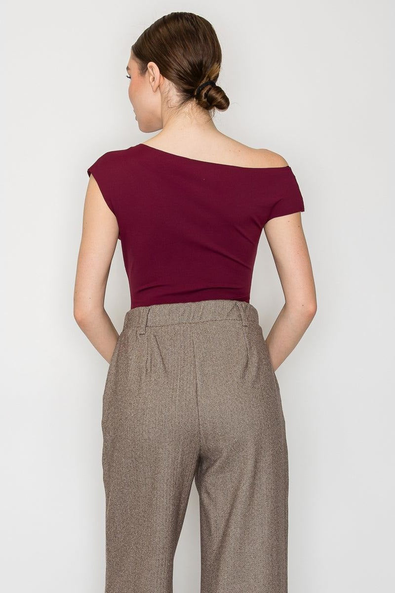 Body de punto con escote asimétrico — IT93251