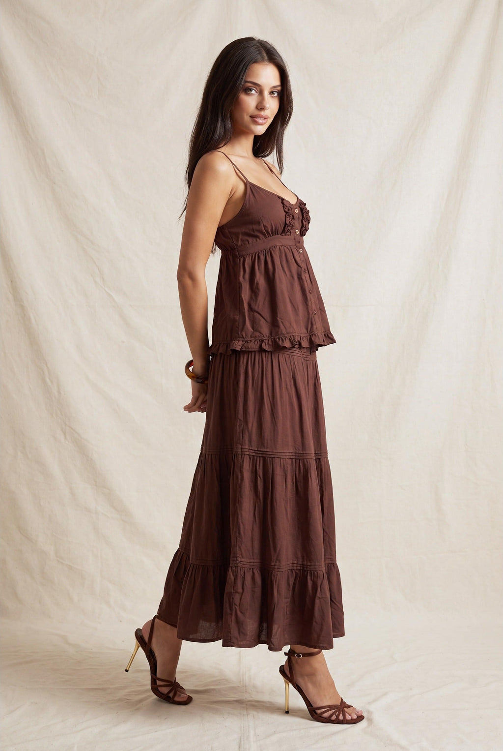 Top de tirantes con holanes en capas — IT93592
