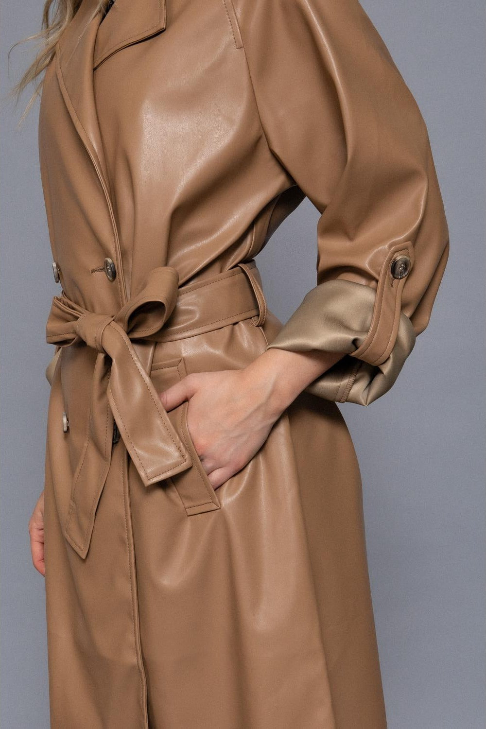 Gabardina cruzada efecto piel — J14039