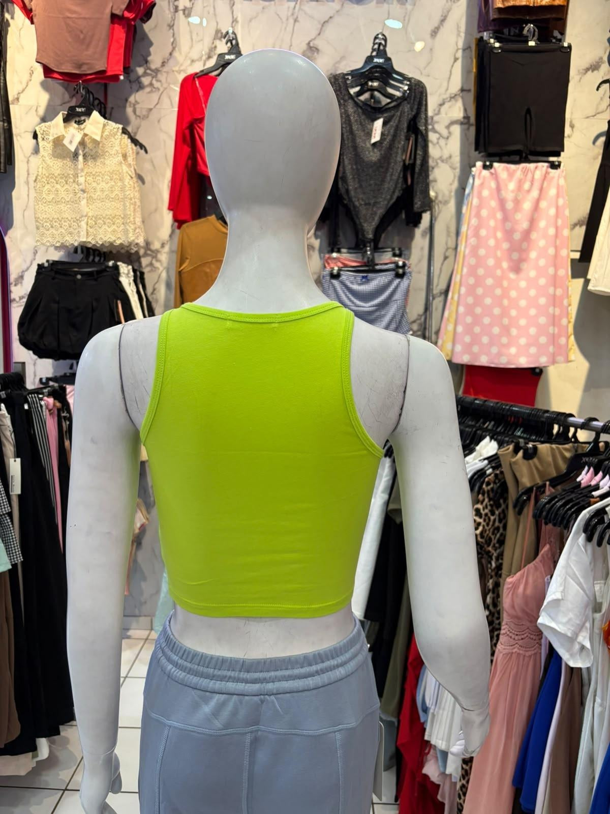 Top halter crop con cuello alto — T12119