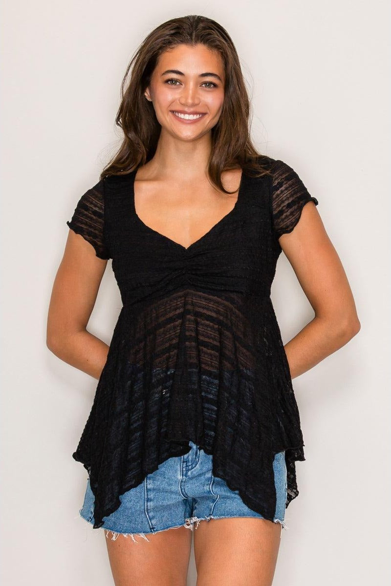 Top de manga corta con bajo asimétrico — TY70348